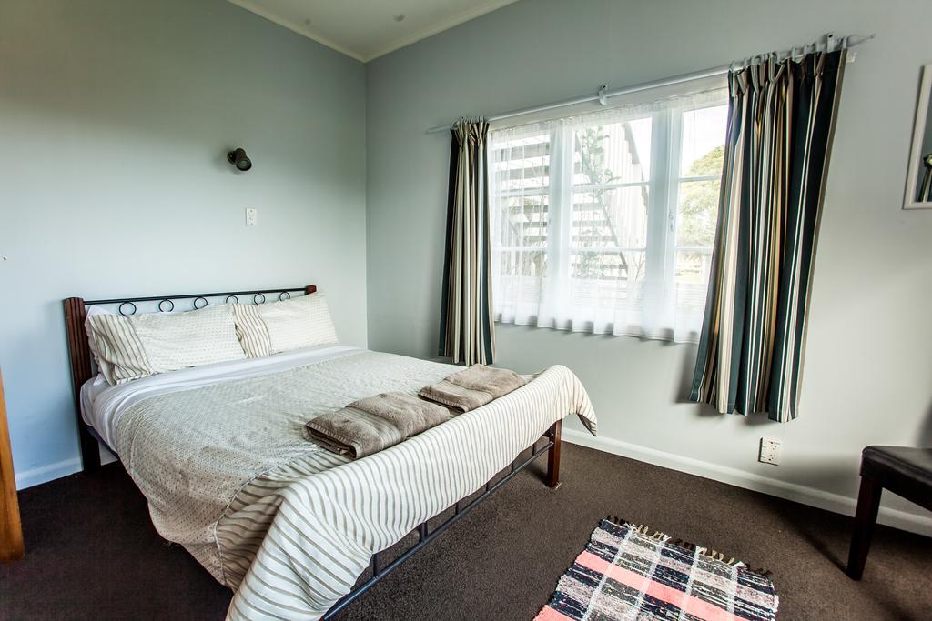 Ocean View Raglan Bed & Breakfast Exteriör bild
