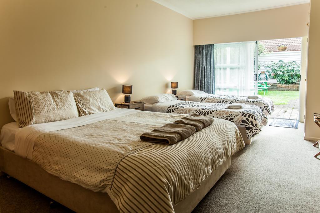Ocean View Raglan Bed & Breakfast Exteriör bild