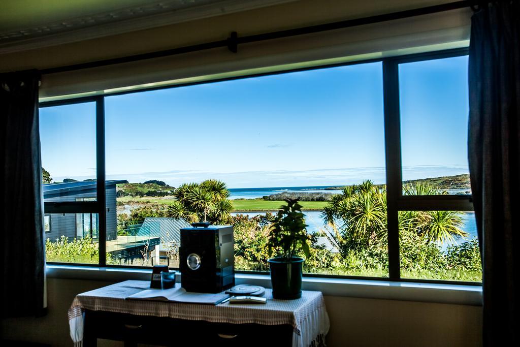 Ocean View Raglan Bed & Breakfast Exteriör bild